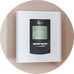 Heizungsthermostat an der Wand